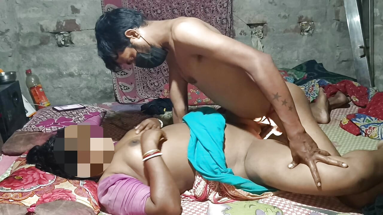 Daru pila ke chudai kar rahe hain