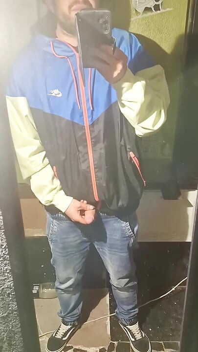 Kompilacija vlastitih videa u kojima svršavam