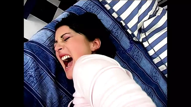 Wild Anal Games for Simone Shine