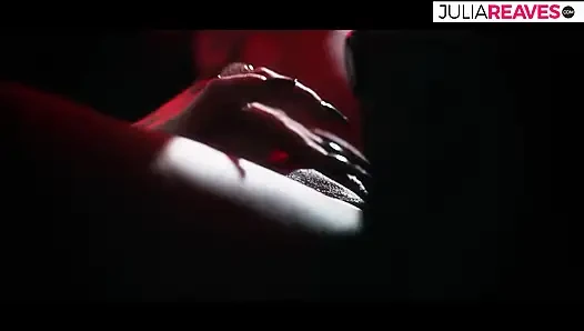 Geiles mädchen wird bis zum orgasmus geleckt