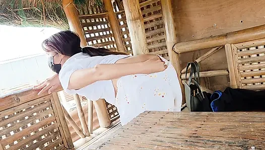 MY TEEN NEIGHBOOR WAS HORNY SHE WANTS TO EXPERIENCE RISKY PUBLIC SEX