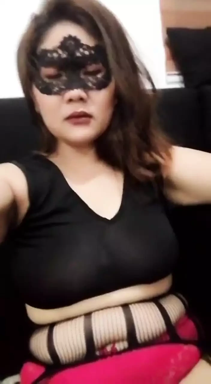 Wife decided mastrubate in front of husband