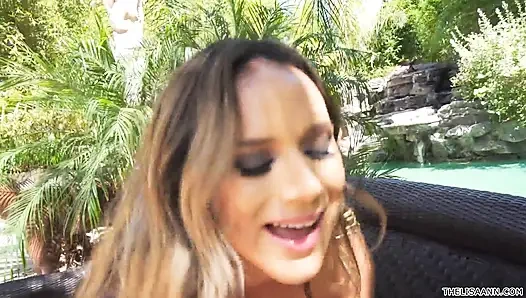 Lisa Ann begrüßt nadia styles heißen arsch