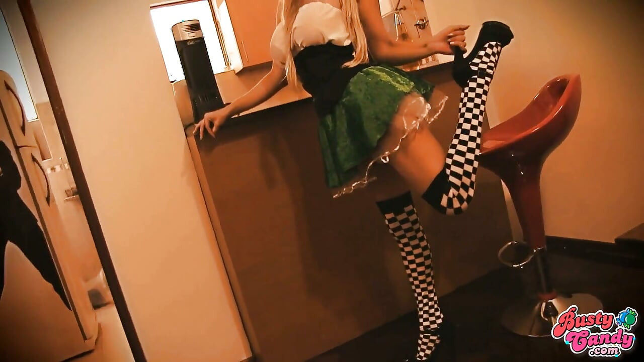 Vintage ! Une PAWG au cul incroyable et à gros nichons ! Bustycandy Official, vidéos complètes - BC-008