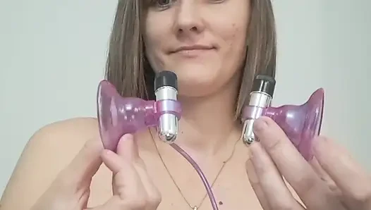 Jugando Con Mi Juguete Succionador De Pezon, Bombeando Yo Misma