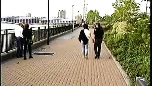 Büyük sahte İngiliz göğüsleri