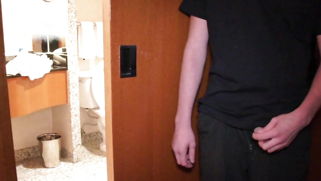 뮤리 스트레이트 친구의 대물 자지에게 따먹히다