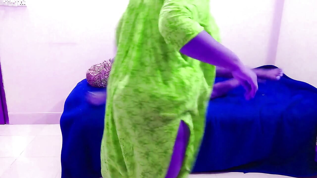 私の熟女ホット継母は私を犯した!