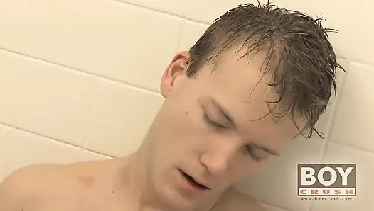 Alec Showers kapalı