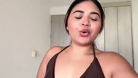 Yoha mengajarimu cara memberikan blowjob seperti pelacur profesional