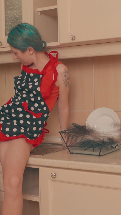 Early Morning Stepmom Strapon - Skinny Girl Gets Fucked on the Kitchen Counter | Clip 1