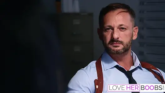 Payton preslee yang semok dientot sama polisi