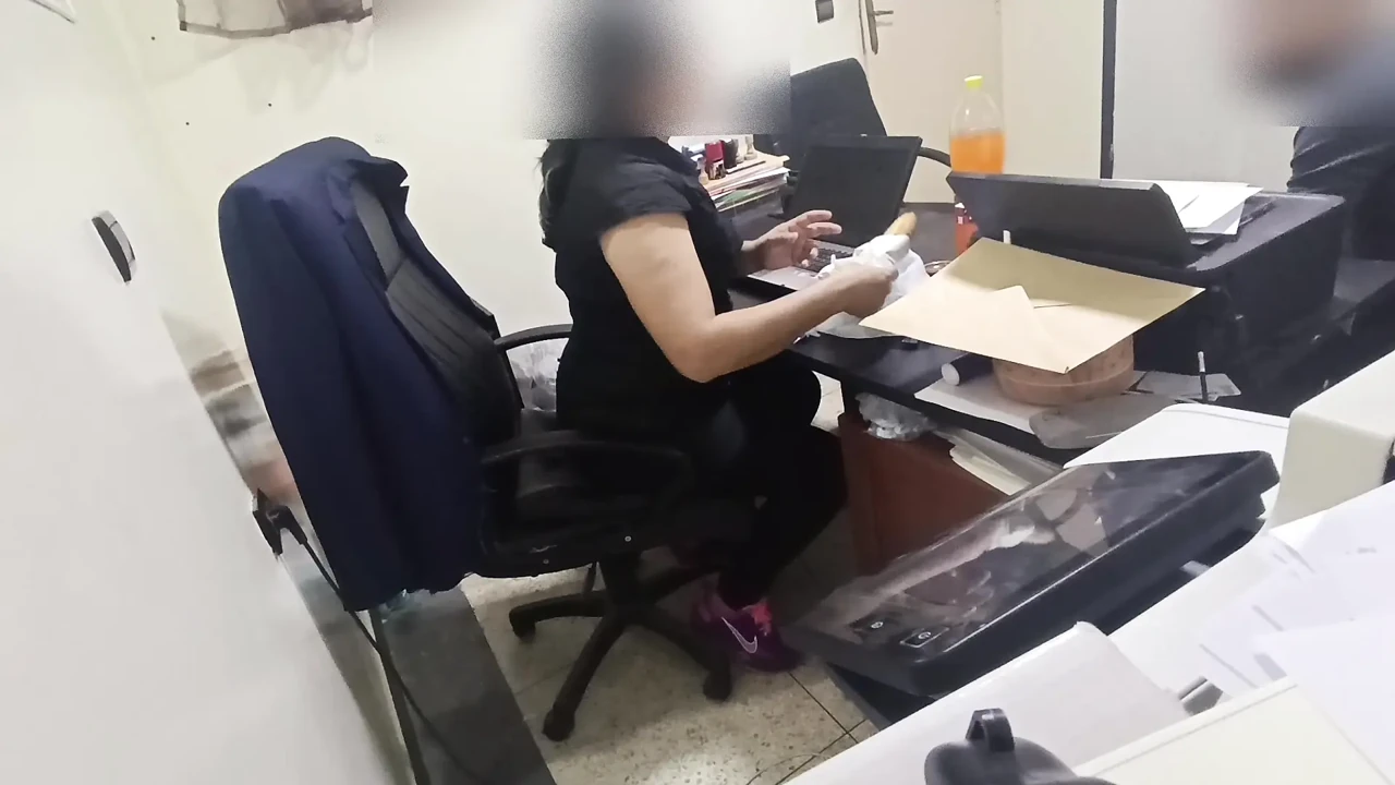 I Ordered a Home Delivery Service at My Work Office, and the Delivery Guy Grabbed Me so Hard That My Desk Broke