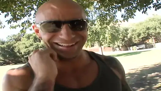 Dijemput oleh pejantan botak