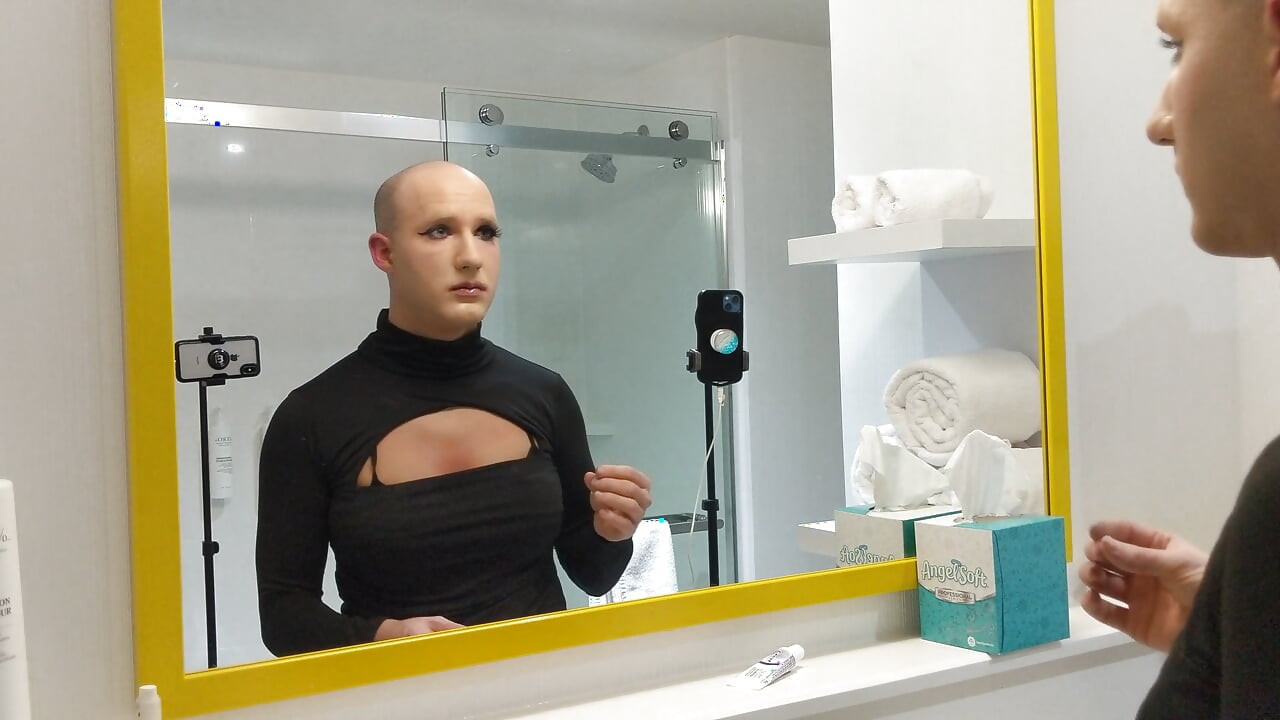Transformasi Crossdressing Makeover