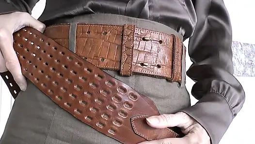 Возбуждающая примерка ремня с белья юбкой, часть 1, леди Виктория Валенте