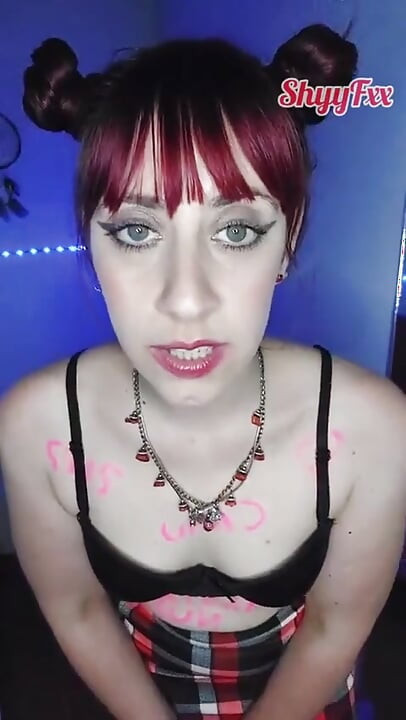 Shyyfxx Colegiala Caliente Le Ruega a Su Crush Que La Desvirgue Antes De Terminar El Colegio P1 JOI