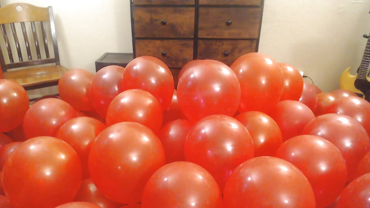 99 red balloons lesbian playtime