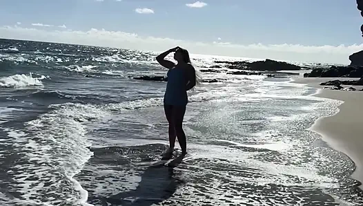 Отчаянный публичный писсинг на пляже, подборка