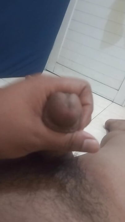 Crot in the stomach, shaking dick