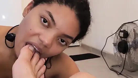 Dilimle sahibinin ayaklarını temizliyorum 10/09/2022