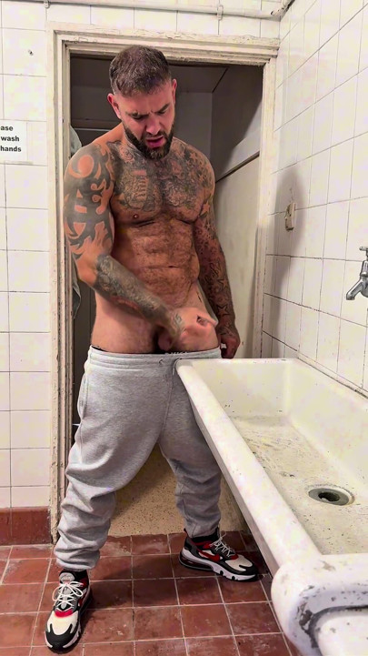 Massive Filthy Irish Cock Pissing All Over