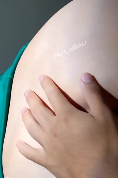 Domaći 18-godišnjak gubi okladu sa susjedom i dopušta si da si razbije guzicu Pravi domaći porno