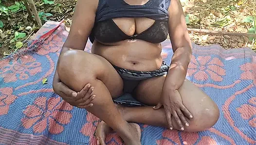 Video viral tante cantik lagi mesra-mesraan di luar ruangan
