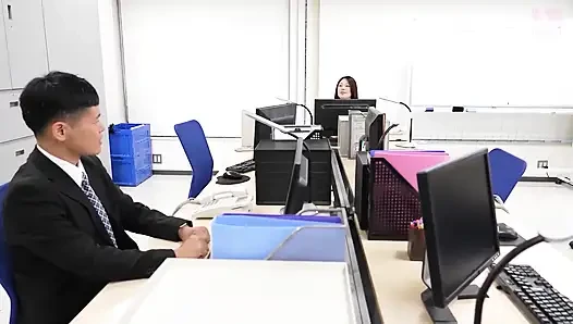 Married Woman Turns Lewd Ol Drenched by Male Scent! Becomes Perverted Slut Sticky Pussy Sucks Male Employees' Cocks!