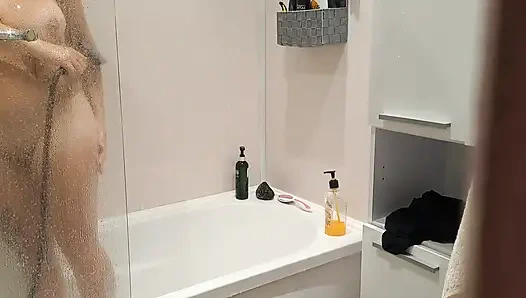 Looking for My Teen Step Sister and Jerking off