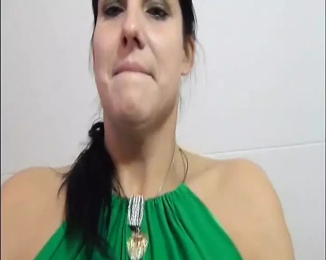 Iva's first porn casting, a brunette teenager eager to get