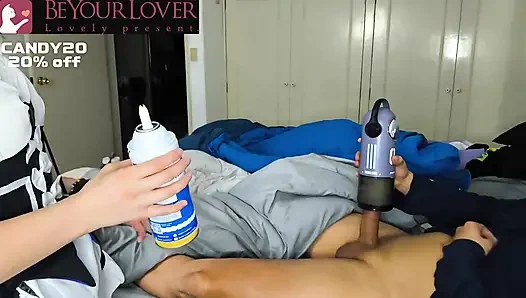 Mein Zimmermädchen Hat Mich Mit Meinem Beyourlover-spielzeug Erwischt, Also Gab Ich Ihr Einen Löffel Sperma Mit Nutella