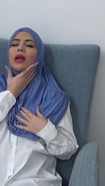 Hot Sex with Arab Big Ass Stepmom