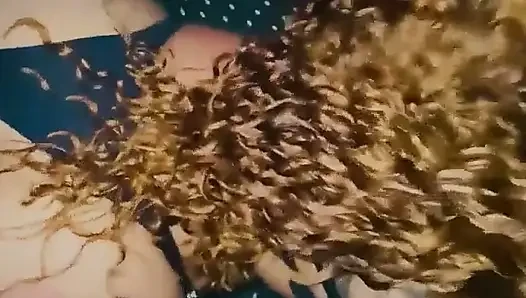 Ich ging auf der Party im Zimmer des Freundes meines Freundes und schaute, was passiert ist.
