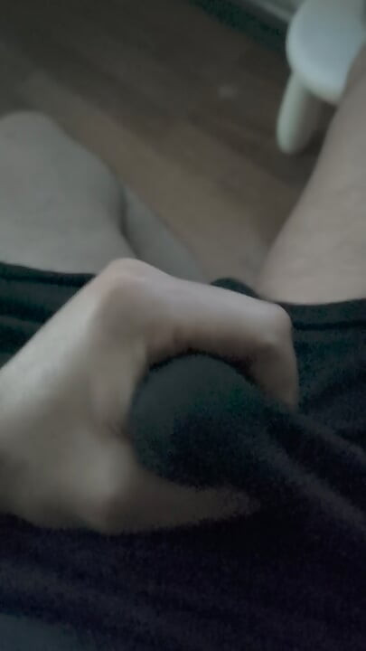 Je tiens ma petite amie et je vais bien
