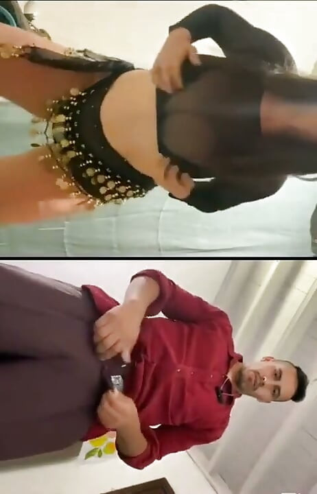 MILF Latina nóng bỏng ngoài bốn mươi thủ dâm với con riêng