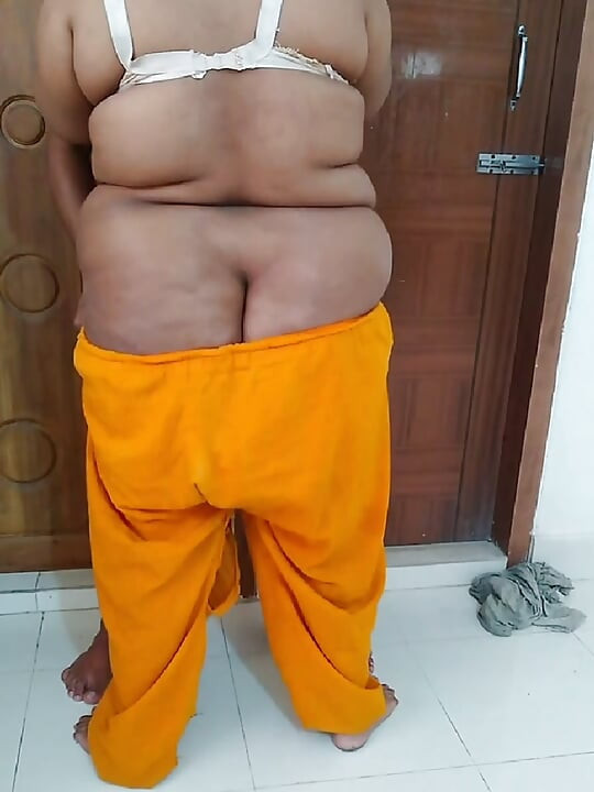 Stepfather in law fucked the Indian daughter in law Rani when she was doing exercises
