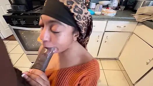 BBC-blowjob in der küche