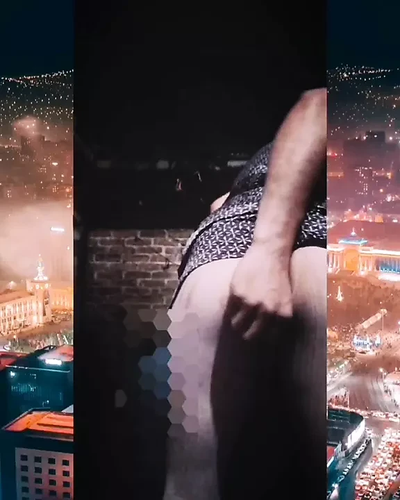 Super potro. Saya meletakkan dildo ke dalam pantat saya