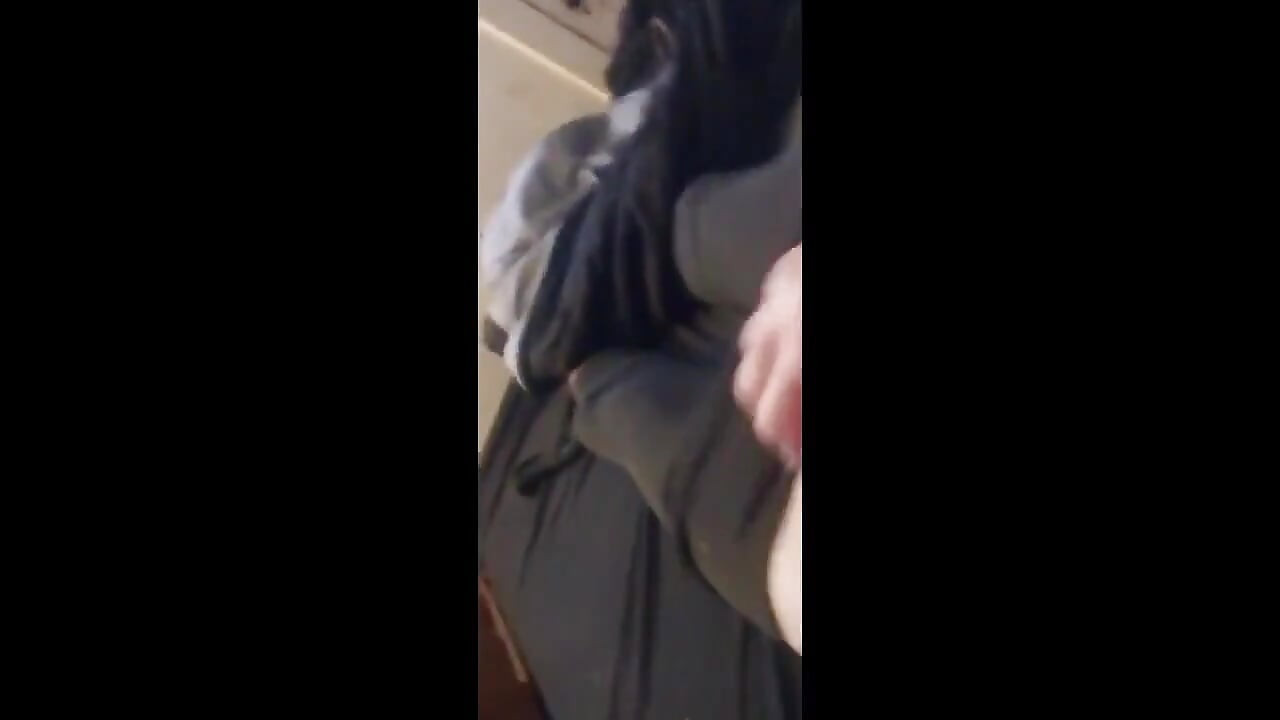 Cdmichelle u spandex tajicama i tvrdi kurac svršava mnogo puta