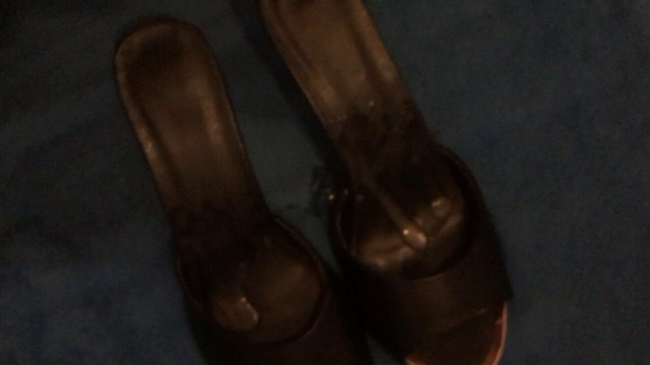 Mules cumshot