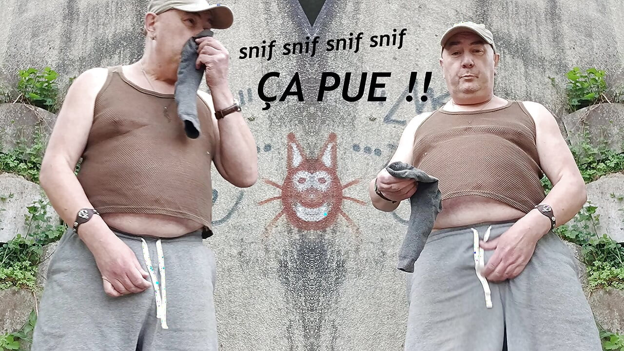 Gordo mestre porco Pascal masturba com lama