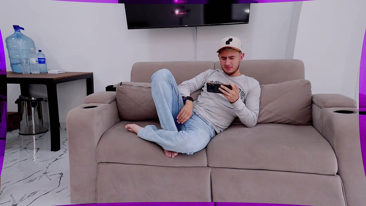 I FULFILL MY FANTASY OF FUCKING MY STEPSISTER AND GIVING HER PUSSY MY MILK