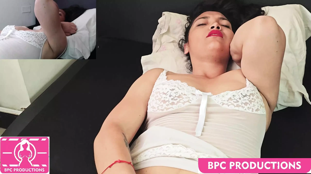 Look how I masturbate when I wake up daddy (Hera Cheeks' first scene)