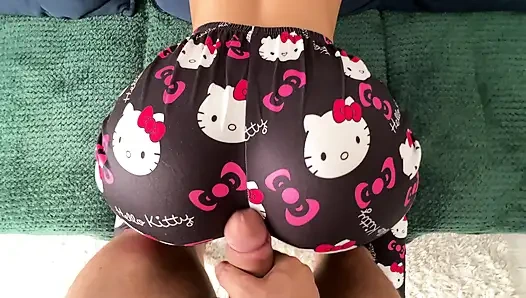 Шпилю сегодня, в моем привет, Kitty в пижаме