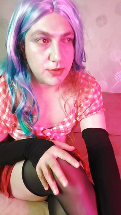 Sissy in Pinky Red Outfit