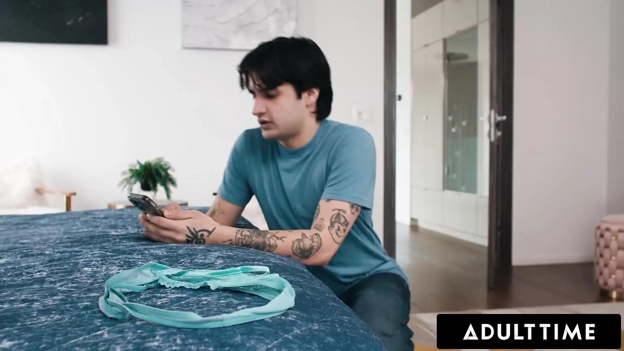 Adult Time – Suspicious Boy Discovers New Stepmom Ryan Keely Is a