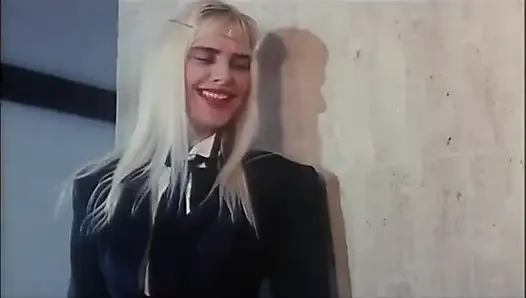 Hairy vintage sexmovie with four sluts and the lucky dude.