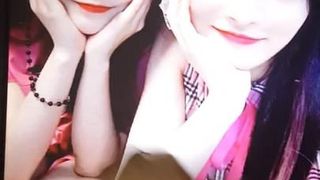 Pristin Kyulkyung и Eunwoo (она же Pinky бывшая IOI)