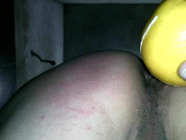 una naranja en el culo despues de fumar